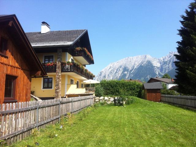 Sanierungsfreies Dreifamilienhaus 3 getrennte Wohnungen mit Grimmingblick in Bad Mitterndorf Provisionsfrei