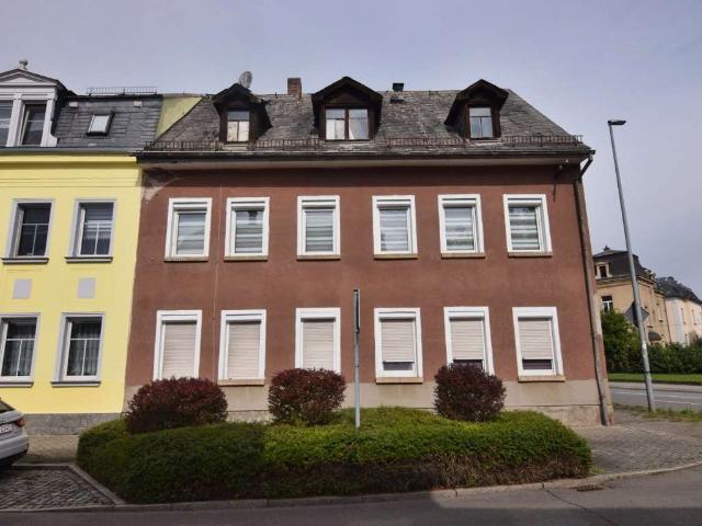 Sanierungsobjekt mit viel Potenzial – Wohnhaus mit Ausbaureserve in Crimmitschau