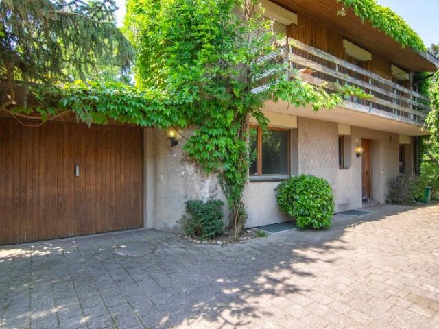 Sanierungsobjekt mit grossem Neu oder Umbaupotenzial: 5.5 Zimmer Einfamilienhaus nur 10 Gehminuten vom Bielersee!