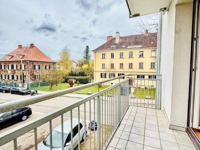 SANIERUNGSOBJEKT MIT POTENZIAL I BESTLAGE GEIDORF I FISCHGRÄTPARKETT I OSTBALKON I LICHTDURCHFLUTET I PROJEKT WOHNEN