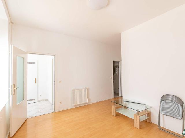 Sanierungsobjekt: 1 Zimmer Wohnung I ca. 39 m² I nahe U3/U6 Westbahnhof