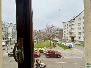 Chance nutzen: Sanierungsbedürftige 2 Zimmer Wohnung – ca. 10 Min. zu Fuß zur U4