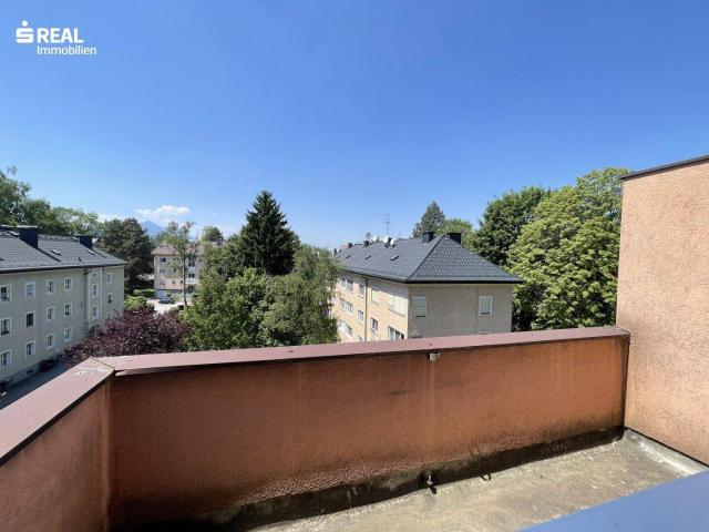 Sanierungsprojekt: 3 Zimmer Wohnung mit Balkon