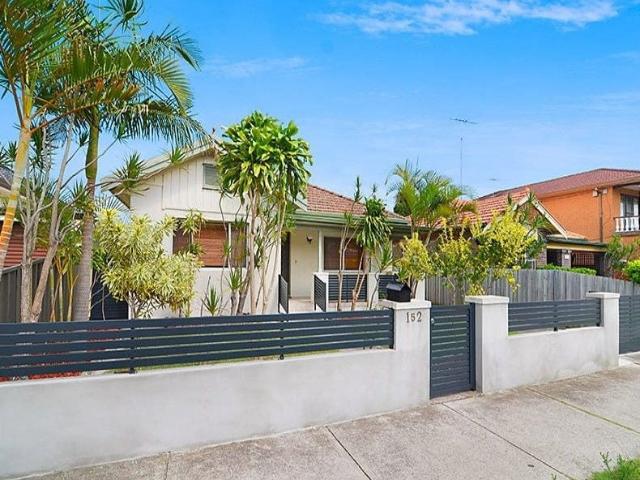 Sans Souci, 152 Napolean Street