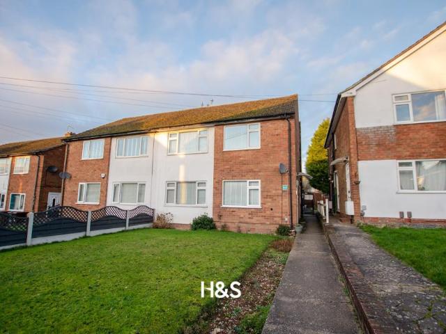 Sansome Road, Solihull B90 2 bed maisonette to rent £1,050 pcm £242 pw
