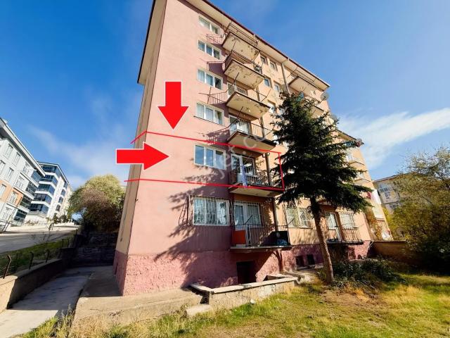 Saat Kulesi Yanında Orta Kat Önü Açık Manzaralı Temiz Kiralık