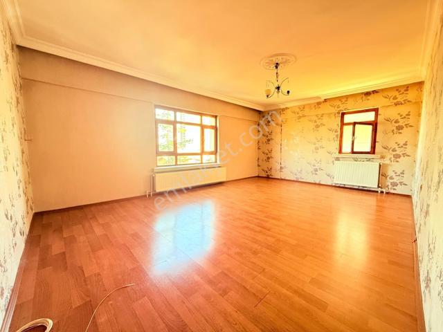 Saat Kulesi Yakını Manzaralı Kiralık 3+1
