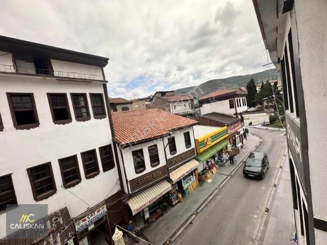 Saat Kulesi Karşısı Kiralık 1+0 Ofis