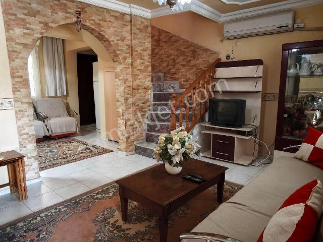 Saadet Korkmaz Emlak'tan Dikili Bankacılar'da Eşyalı Kiralık Villa