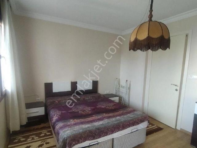 Saadet Korkmaz Emlak'tan Dikili İsmetpaşa Mahallesi'nde Kiralık 3+1 Yokuşu Olmayan Dubleks Daire