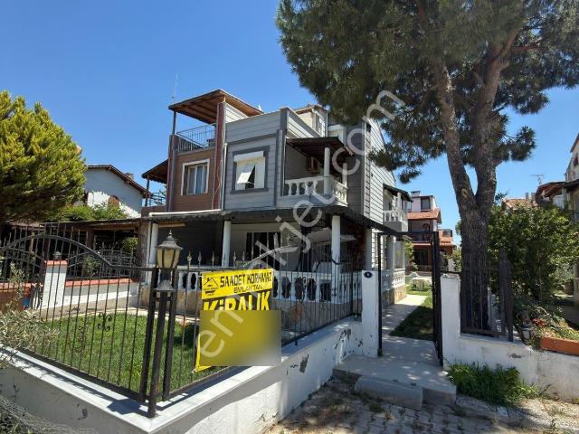 Saadet Korkmaz'dan Denize 50 Metre 4+1 Boş Kiralık Villa