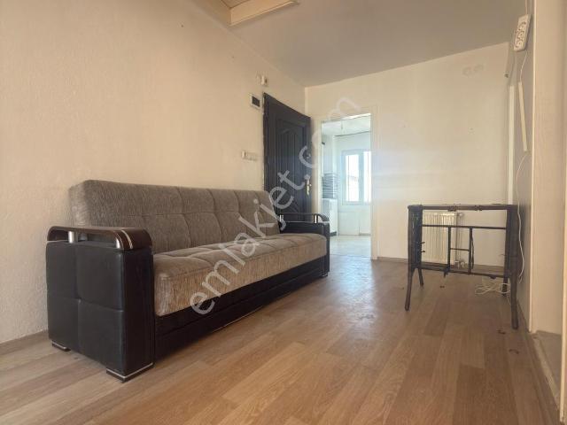 Saadet Korkmaz'dan Denize 50 Metre Ayrı Mutfaklı Kiralık 2+1 Daire