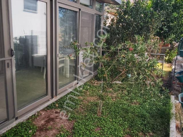 Saadet Korkmaz'dan Havuzlu Sitede Satılık 1+1 Bahçeli Doğalgazlı Daire