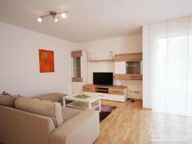Saarbrücken, hochwertig renovierte 2 Zimmer Wohnung mit sonniger Terrasse + Stellplatz