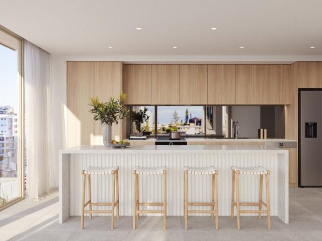 'SABBIA Kings Beach' Large & Luxurious 3 bedroom Apartment with Ocean Views