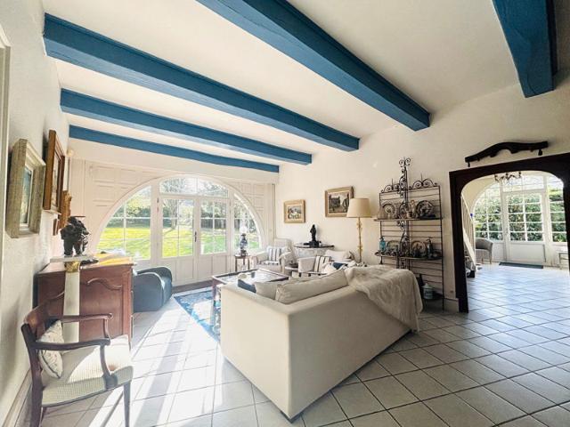 SABLES D'OR LES PINS: Demeure de prestige 8 pièces 320 m2 env