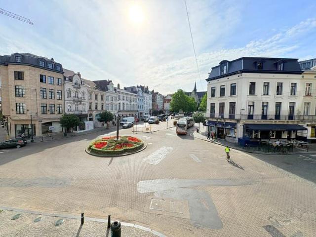 Sablon District – Bright 2 Bedroom Apartment