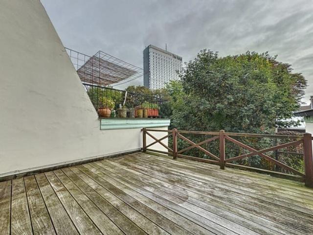 SABLON Flat with Terrace and View of Egmont Park