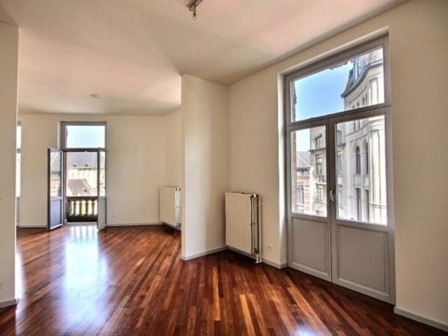 Sablon: Spacious 1 bed with a nice view