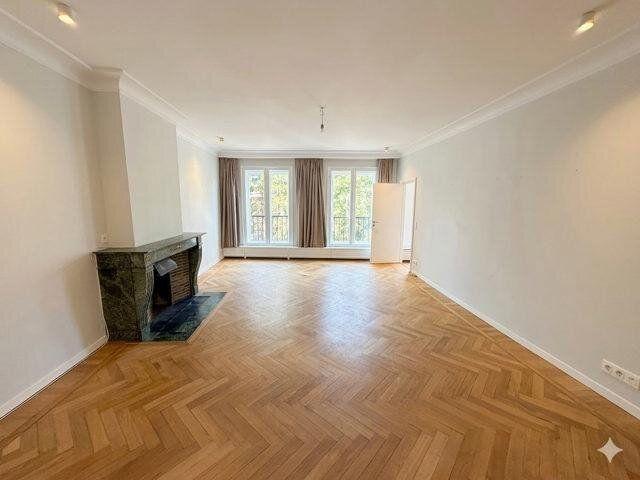 Sablon: Stunning 2 bedroom apartment with south facing terra