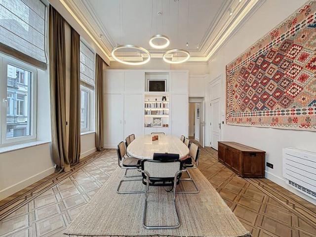 Sablon: Stunning brand new 3 bedroom apartment
