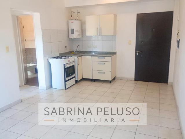 Departamento en Hipolito Yrigoyen al 100