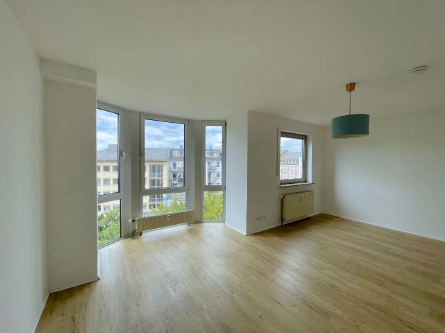 Sachsenhausen: 4 Zimmer Maisonette Wohnung mit Ausblick