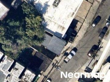 Sackett St