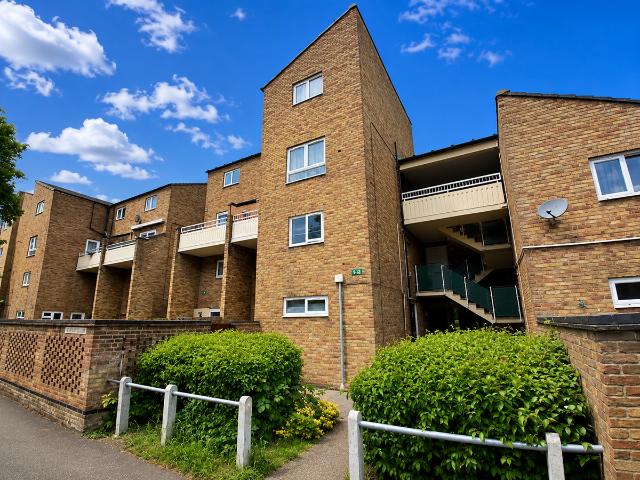 Sackville Close, Cambridge CB4, 2 bed flat to rent, £1,395 pcm | PrimeLocation