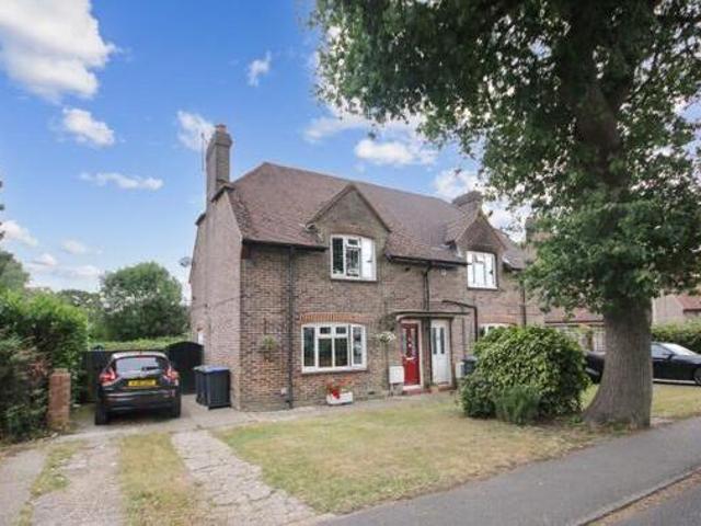Sackville Gardens, East Grinstead, 2 Bedroom Semi detached