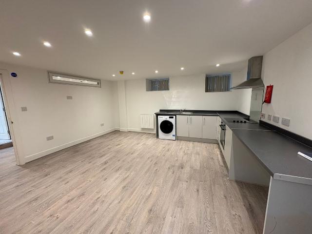 Sackville St, Bradford BD1, 1 bed flat to rent, £725 pcm | PrimeLocation