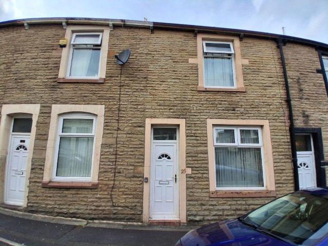 Sackville Street, Brierfield BB9 2 bed terraced house to rent £575 pcm £133 pw
