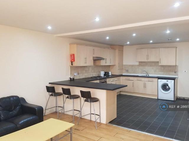 Sackville Street, Leeds, LS7 1 bed in a house share to rent £600 pcm £138 pw
