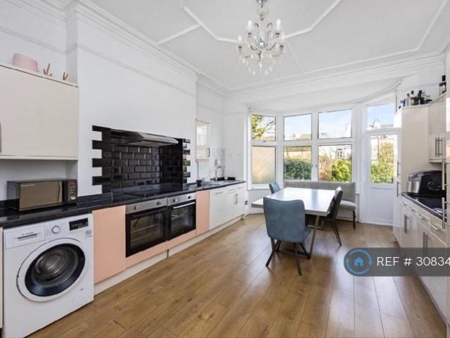 Sackville Road Up, Hove, BN3 6 bed semi detached house to rent £3,900 pcm £900 pw
