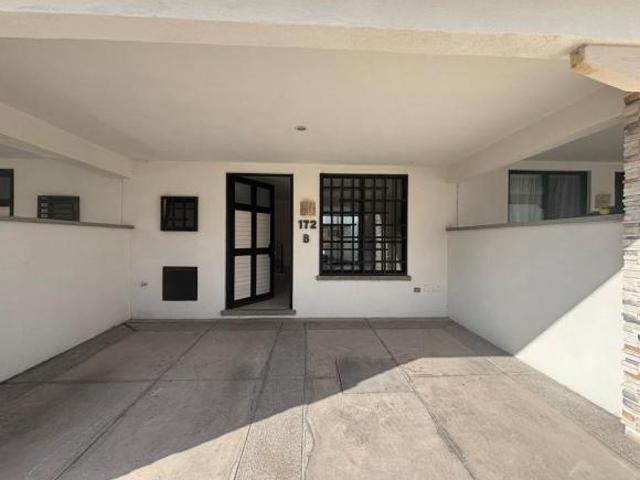 SACROMONTE VENTA CASA 3 REC. 2 BAÑOS 2 ESTACIONAMIENTOS 2 PLANTAS