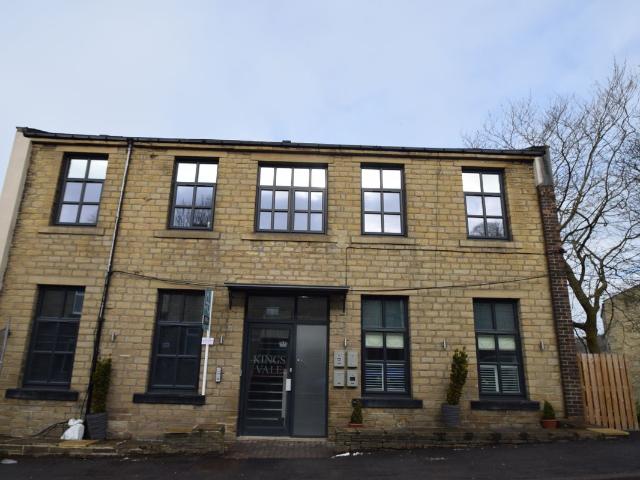 Saddleworth Road, West Vale, Nr Halifax HX4, 2 bed flat to rent, £775 pcm | PrimeLocation