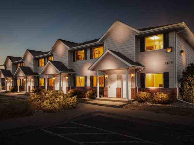 Saddle Creek Townhomes 2 Bedroom Home for Rent at 5415 W 57th St, Sioux Falls, SD 57106