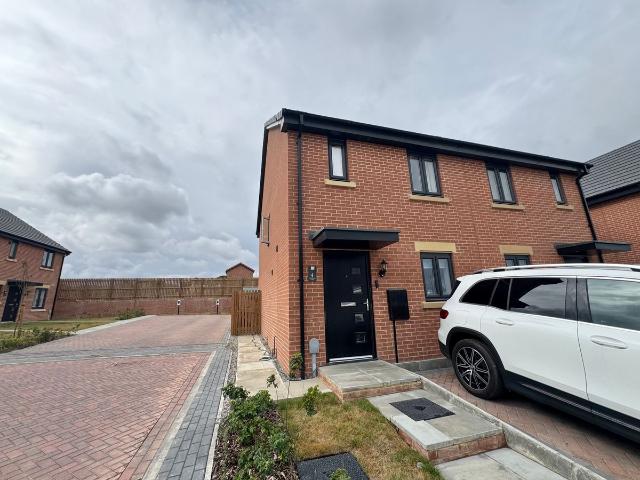 Saddleback Close, Morley, Leeds LS27, 2 bed property to rent, £1,195 pcm | PrimeLocation