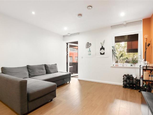 Saddler Building, N1 2 bed apartment to rent £3,500 pcm £808 pw