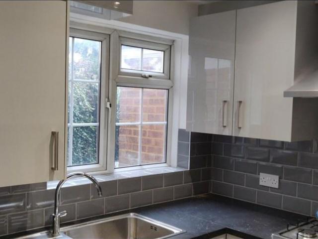Saddlers Mews, Wembley, HA0 3 bed terraced house to rent £2,350 pcm £542 pw