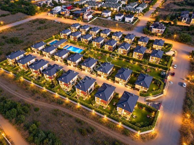 Sadece Yüksel'de Hamidiye'de Eşsiz Konumuyla Lüks 5+1 Satılık Villa