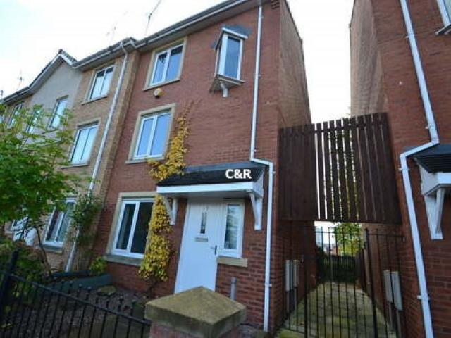 Sadler Court, Hulme, Manchester. M15, 4 bed town house to rent, £2,200 pcm | PrimeLocation