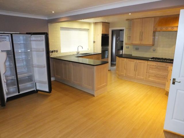 Sadlers Way, Lewes BN8, 5 bed detached house to rent, £2,500 pcm | PrimeLocation