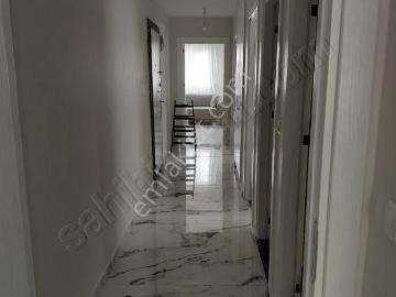 Safudede 2+1 Kapalı Mutfak Ana Cadde Geniş Oturum