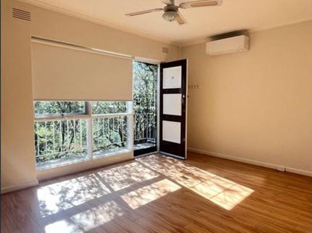 Safe & Secure Living – Bright Top Floor Apartment