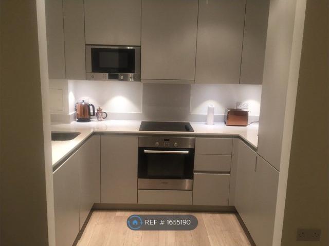 Saffron Central Square, Croydon CR0, 2 bed flat to rent, £2,000 pcm | PrimeLocation