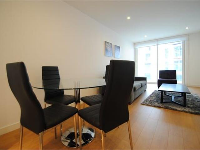 Saffron Central Square, Croydon, Surrey CR0, 2 bed flat to rent, £1,875 pcm | PrimeLocation