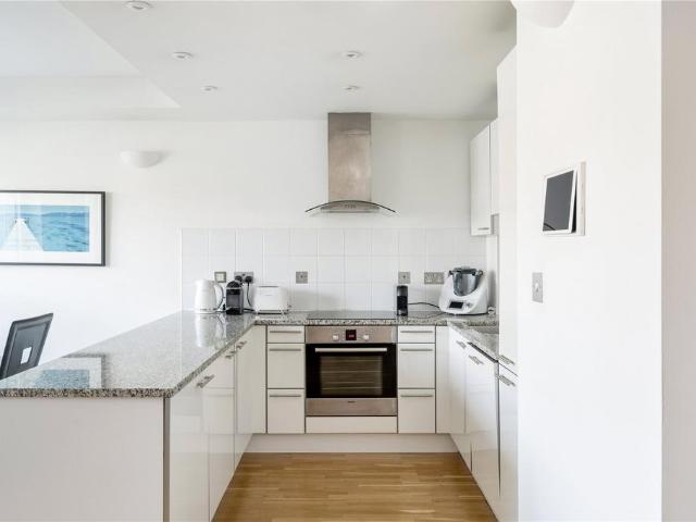 Saffron Hill, Farringdon, London, EC1N 2 bed apartment to rent £3,600 pcm £831 pw