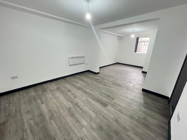 Saffron Lane, Leicester LE2, Studio to rent, £650 pcm | PrimeLocation