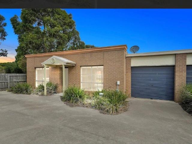 Saffron Real Estate Presents: Fully Renovated 2 Bedroom Home in Melton South